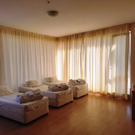 Seasons 2 Ξενοδοχείο *